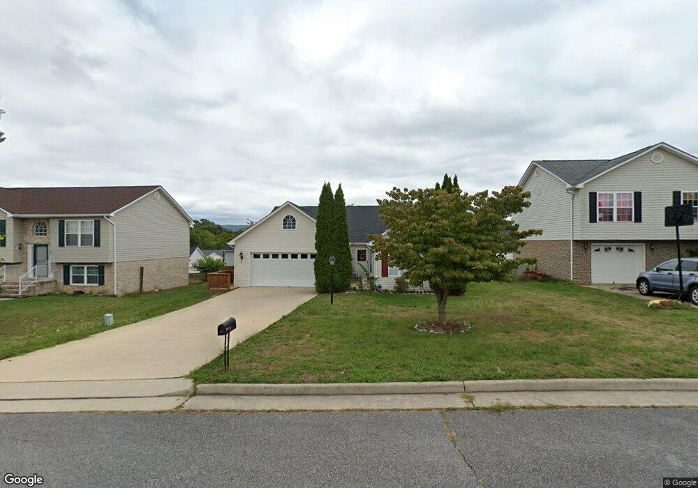 204 Rutledge Dr, Waynesboro, VA 22980 - photo 1