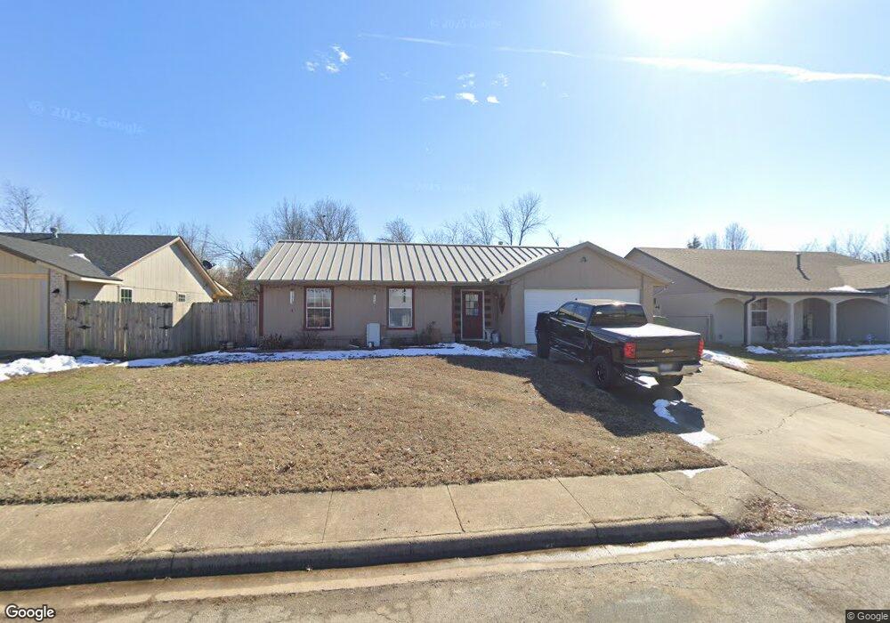 304 E Lilac St, Rogers, AR 72756 - photo 1