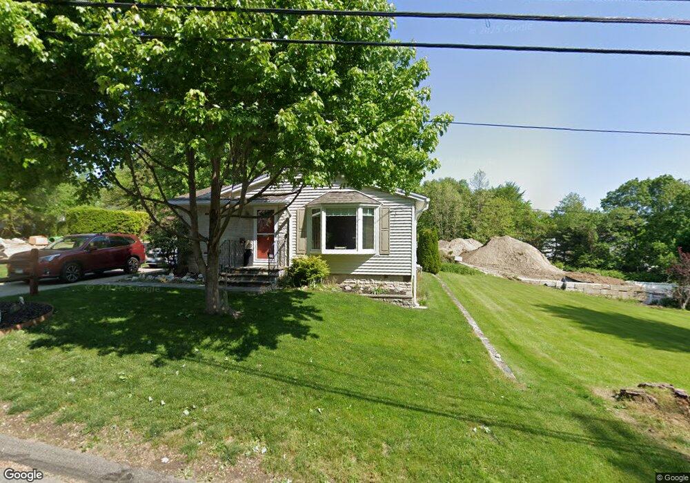 12 Pine St, Trumbull, CT 06611 - photo 1