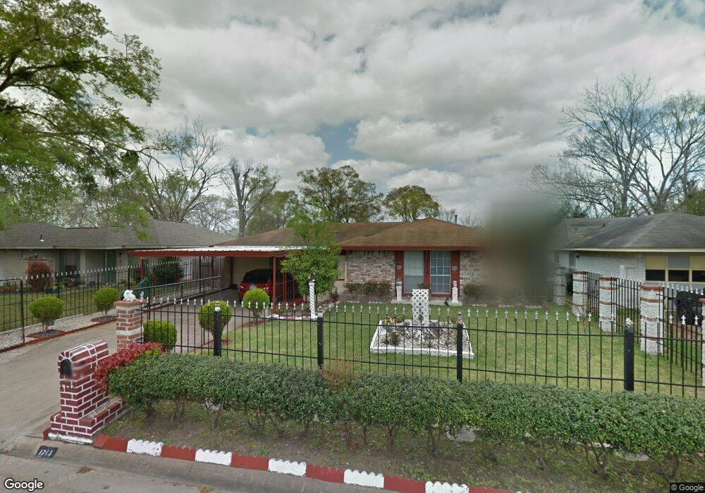 1714 Hidden Valley Dr, Houston, TX 77088 - photo 1