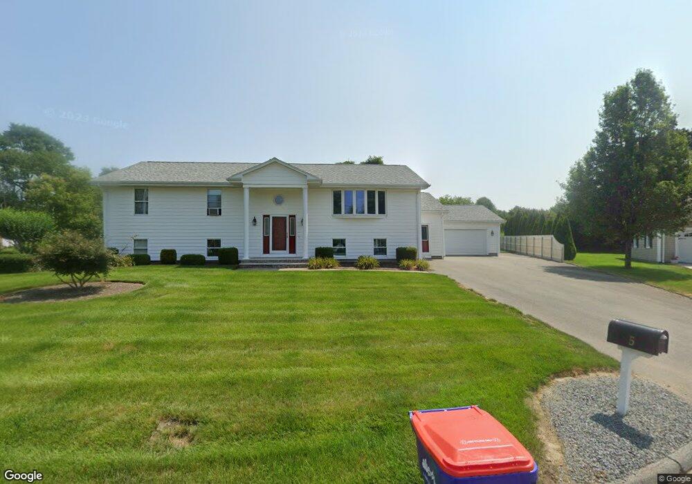 5 Suzanne Way, Fairhaven, MA 02719 - photo 1