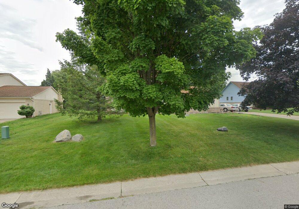 5059 W Pond Cir, West Bloomfield, MI 48323 - photo 1