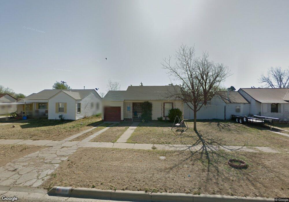 304 Aileen St, Plainview, TX 79072 - photo 1