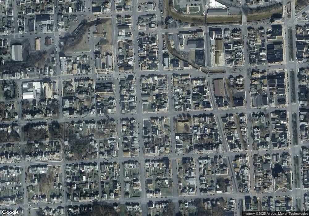 621 W Spruce St, Shamokin, PA 17872 - photo 1