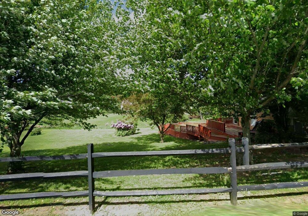 5715 Acorn Dr, Emmaus, PA 18049 - photo 1