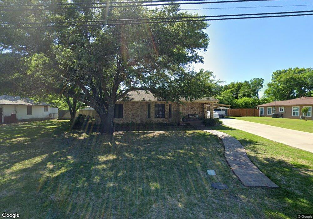 105 Line Dr, Gainesville, TX 76240 - photo 1