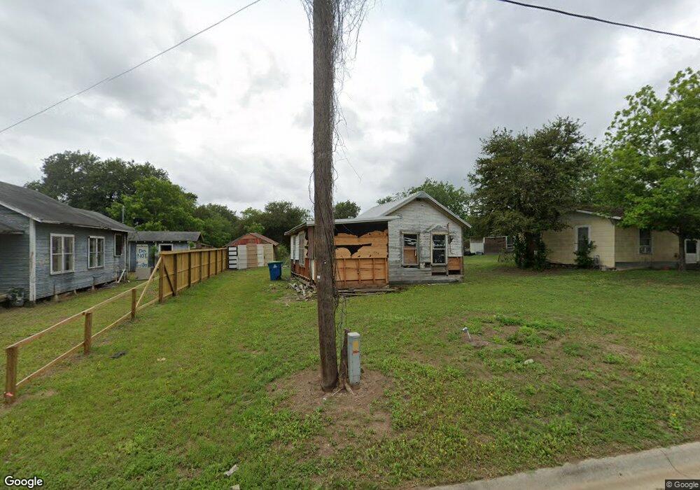 1403 N Avenue C, Beeville, TX 78102 - photo 1