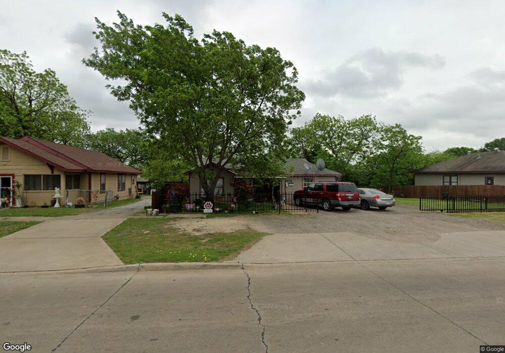 904 NE Main St, Ennis, TX 75119 - photo 1