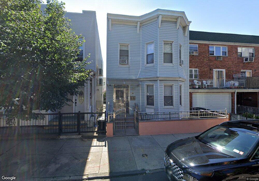 3177 43rd St unit 2 Fl, Astoria, NY 11103 - photo 1