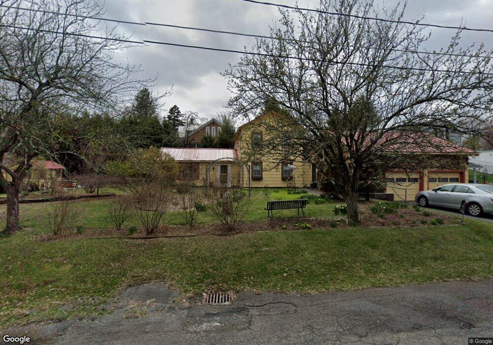 305 E Catherine St, Milford, PA 18337 - photo 1