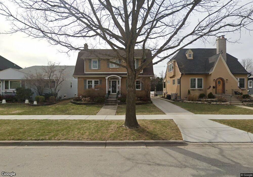 678 S Parkside Ave, Elmhurst, IL 60126 - photo 1
