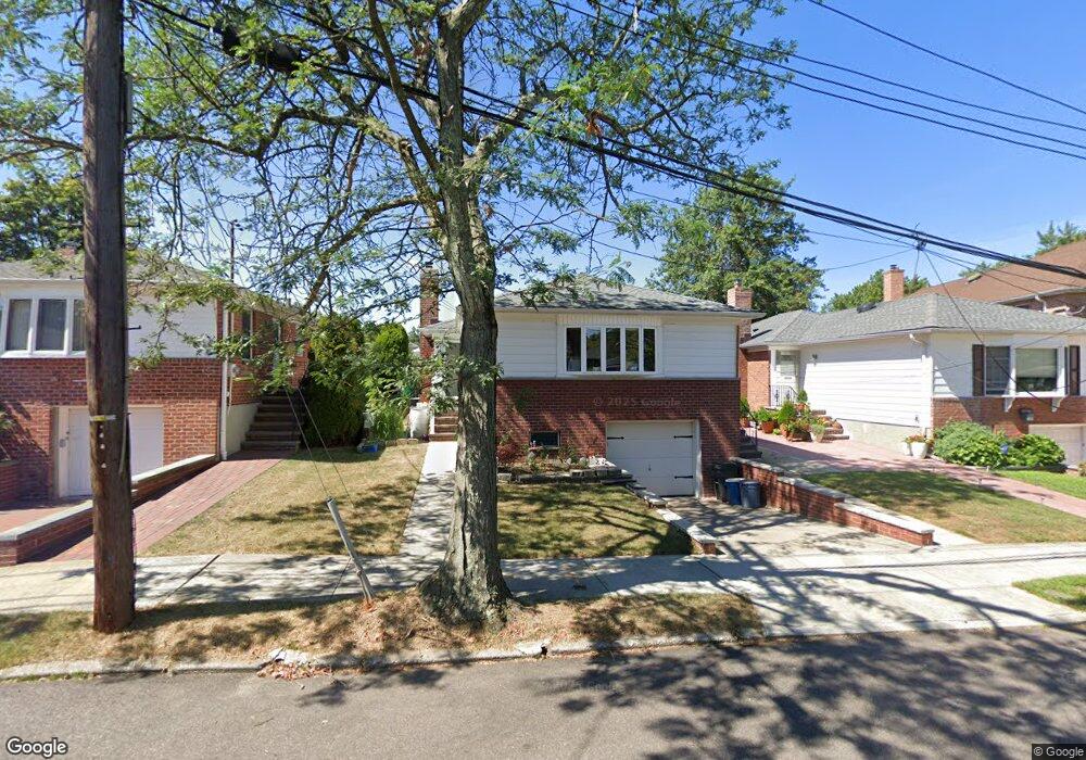 5710 262nd St, Little Neck, NY 11362 - photo 1