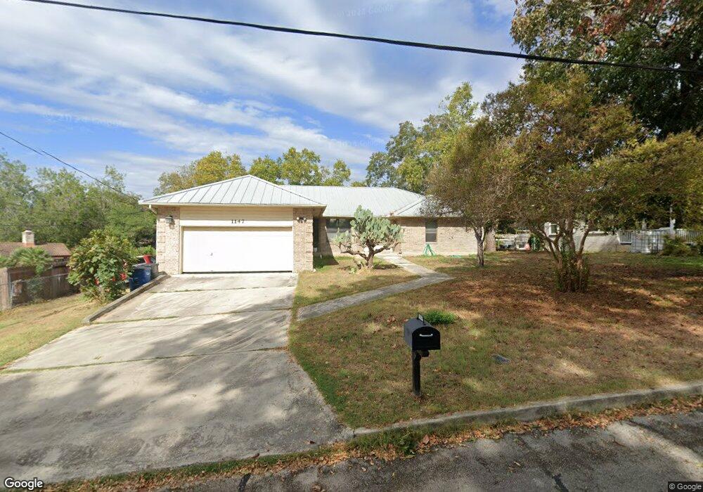 1147 Hillcrest Dr, New Braunfels, TX 78130 - photo 1