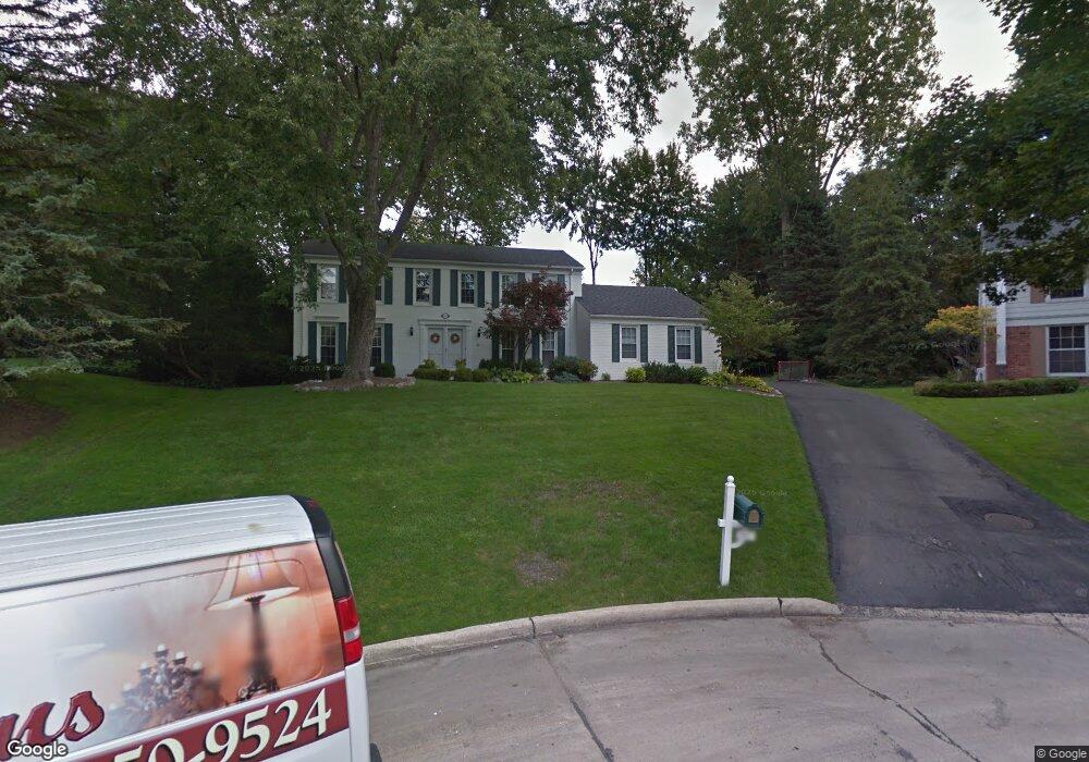882 Shady Hollow Cir, Bloomfield Hills, MI 48304 - photo 1