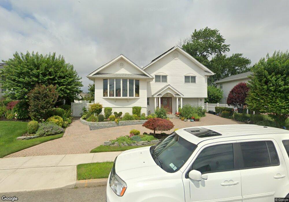 2942 Shore Dr, Merrick, NY 11566 - photo 1