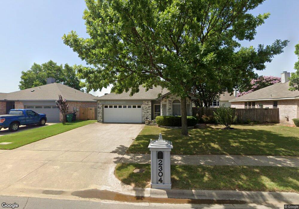 2304 Wildwood Ln, Denton, TX 76210 - photo 1