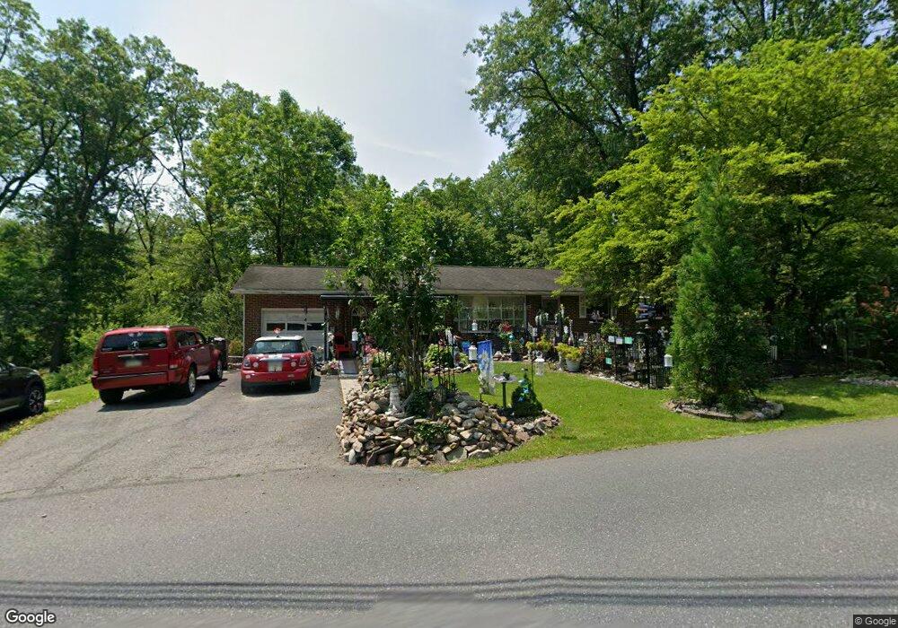 2724 Welshtown Rd, Slatington, PA 18080 - photo 1