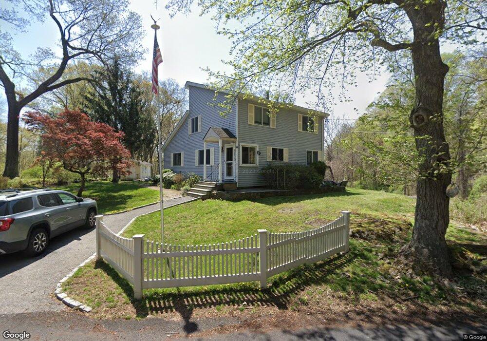 1430 Hayes Dr, Yorktown Heights, NY 10598 - photo 1