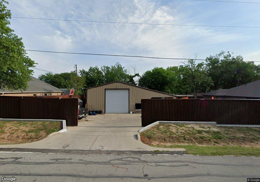 1009 Red Bud Dr, Azle, TX 76020 - photo 1