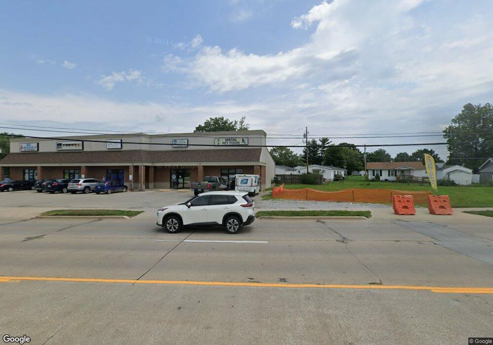 310 N Keller Dr, Effingham, IL 62401 - photo 1