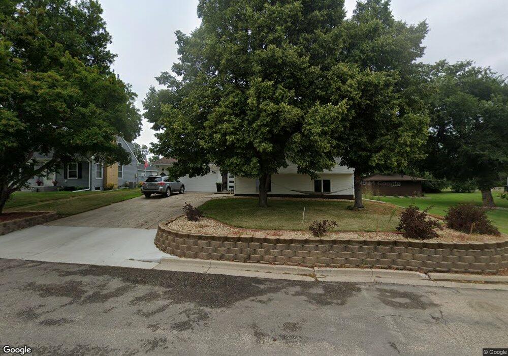 1409 8th Ave SE, Jamestown, ND 58401 - photo 1