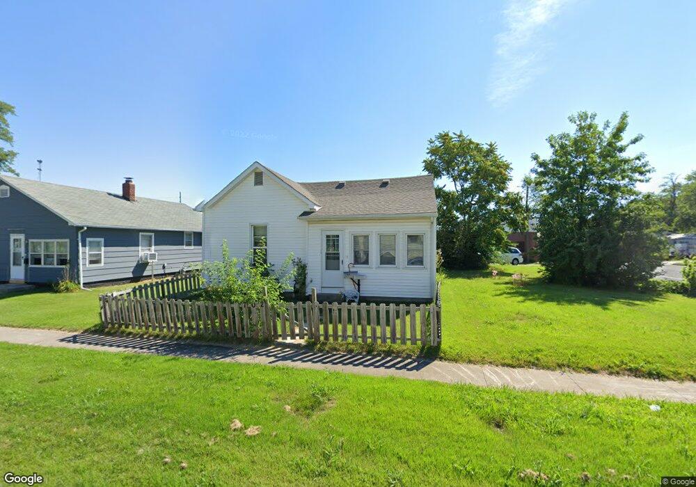 702 Burkholder St, Moberly, MO 65270 - photo 1