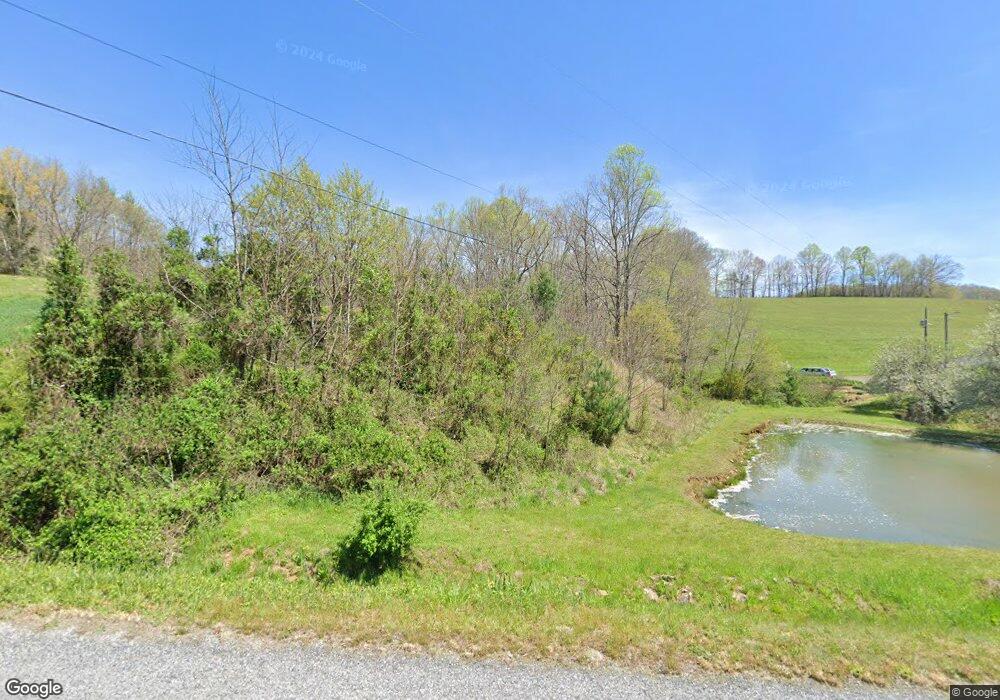 194 Mathis Rd, Burnsville, NC 28714 - photo 1