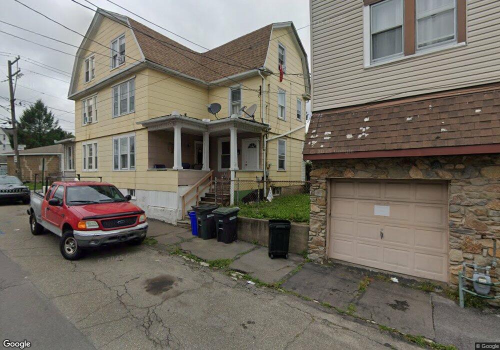 521 W Maple St, Hazleton, PA 18201 - photo 1