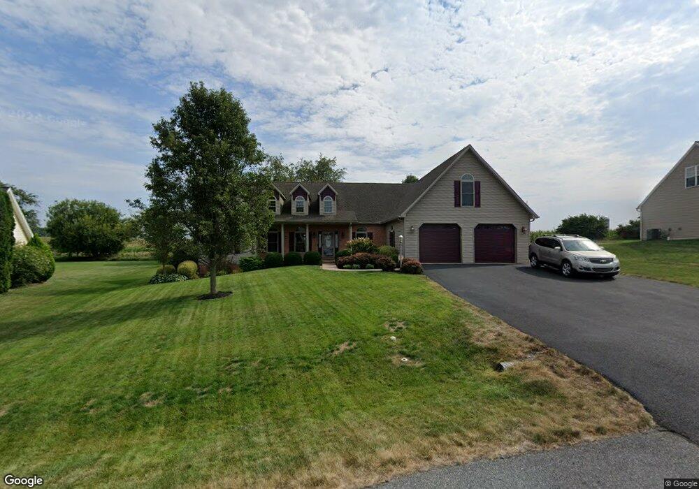 148 Creekwood Dr, Greencastle, PA 17225 - photo 1