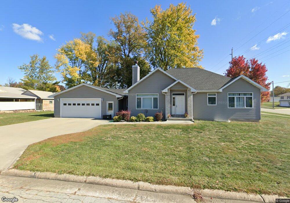 402 W 14th St N, Newton, IA 50208 - photo 1