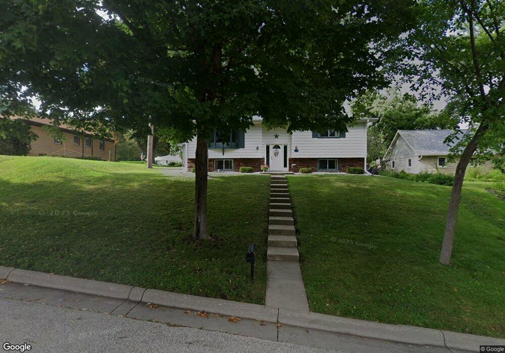 624 N 1st St, La Crescent, MN 55947 - photo 1