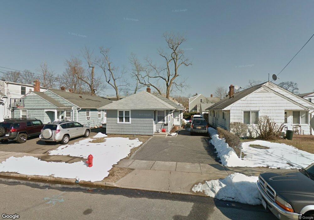 42 Firwood Rd unit Front, Port Washington, NY 11050 - photo 1