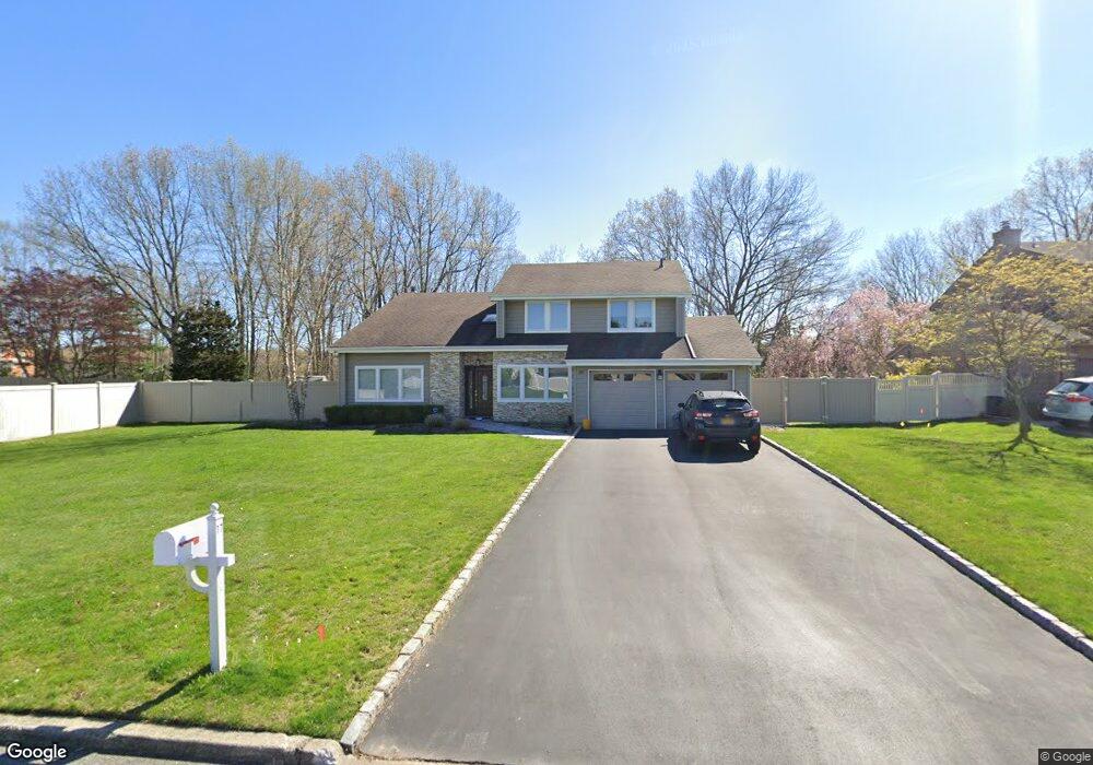 17 Barbera Rd, ComMacK, NY 11725 - photo 1