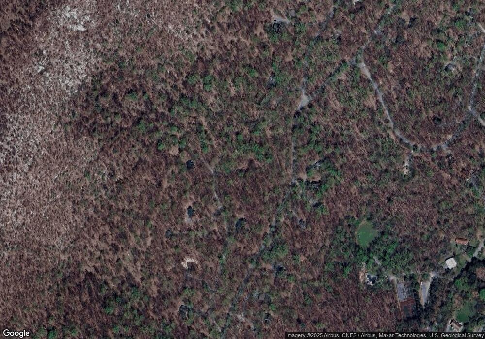 208 Woodpecker Dr, Berkeley Springs, WV 25411 - photo 1