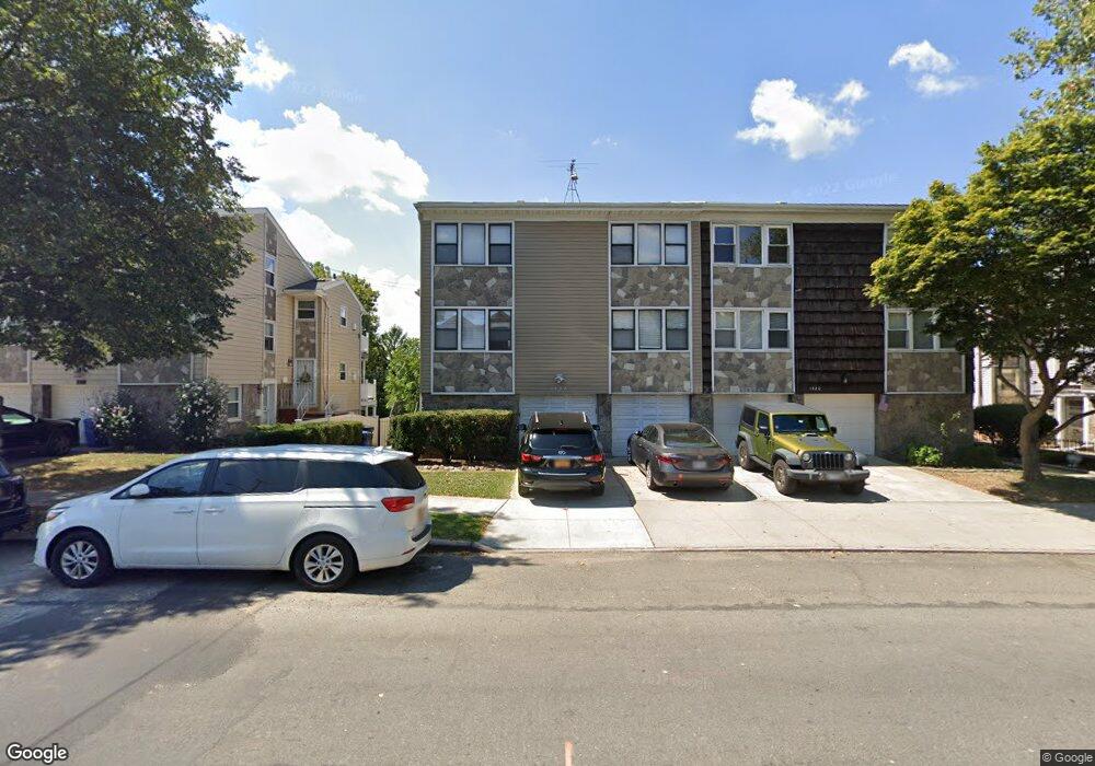 1522 Parsons Blvd, Whitestone, NY 11357 - photo 1