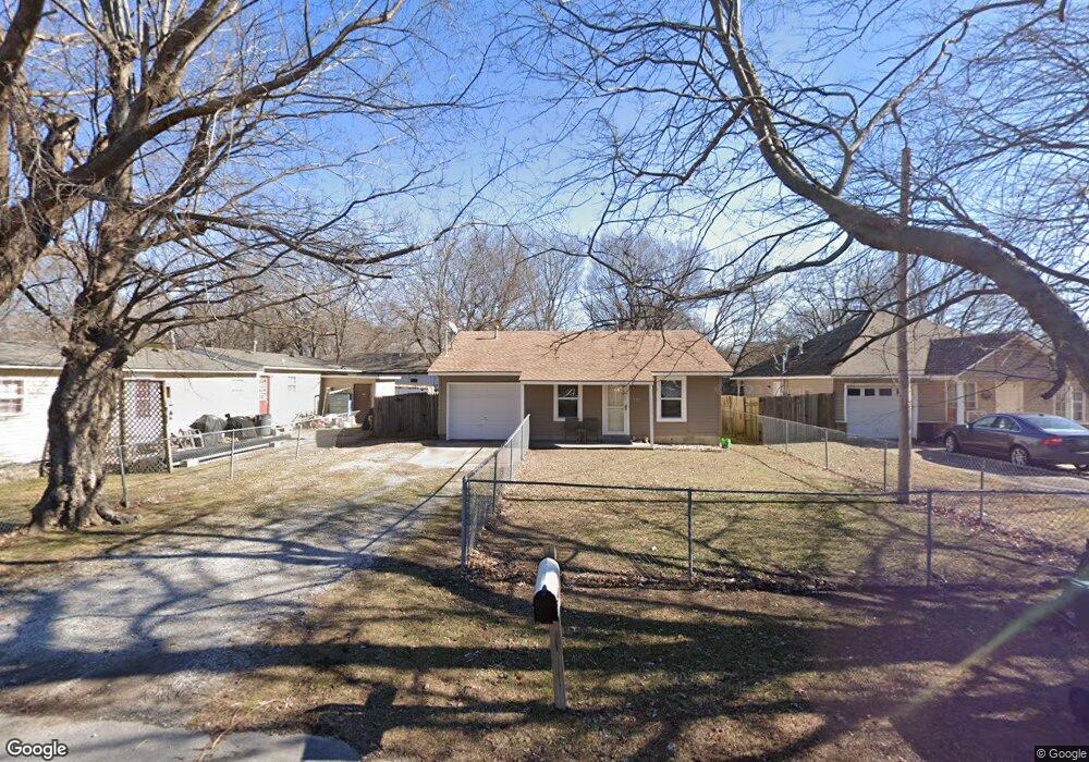 404 S Wewoka Ave, Claremore, OK 74017 - photo 1