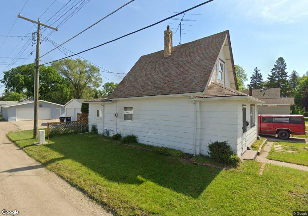 813 8th St SE, Jamestown, ND 58401 - photo 1