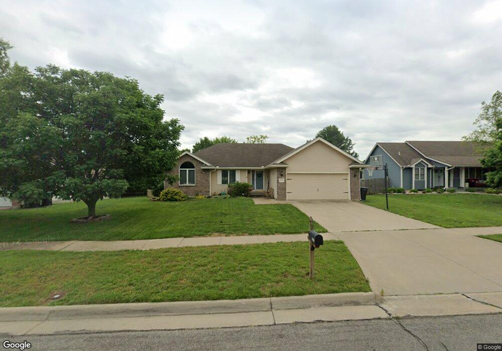 3921 SW 40th St, Topeka, KS 66610 - photo 1