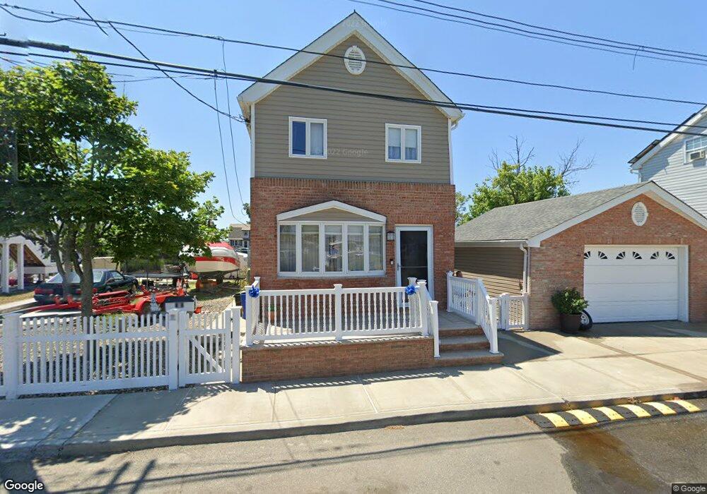 34 W 18th Rd, Broad Channel, NY 11693 - photo 1