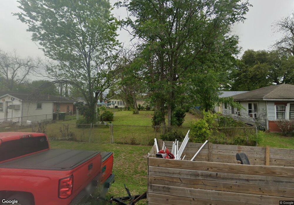 956 Lucky St, Houston, TX 77088 - photo 1