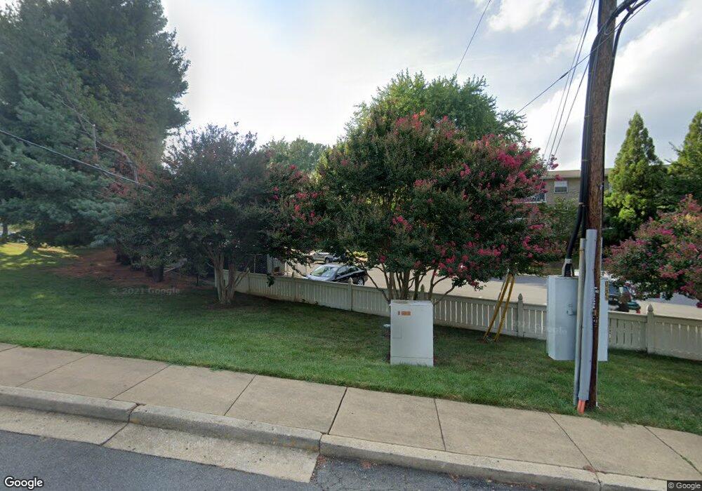 1943 Wilson Ln, McLean, VA 22102 - photo 1