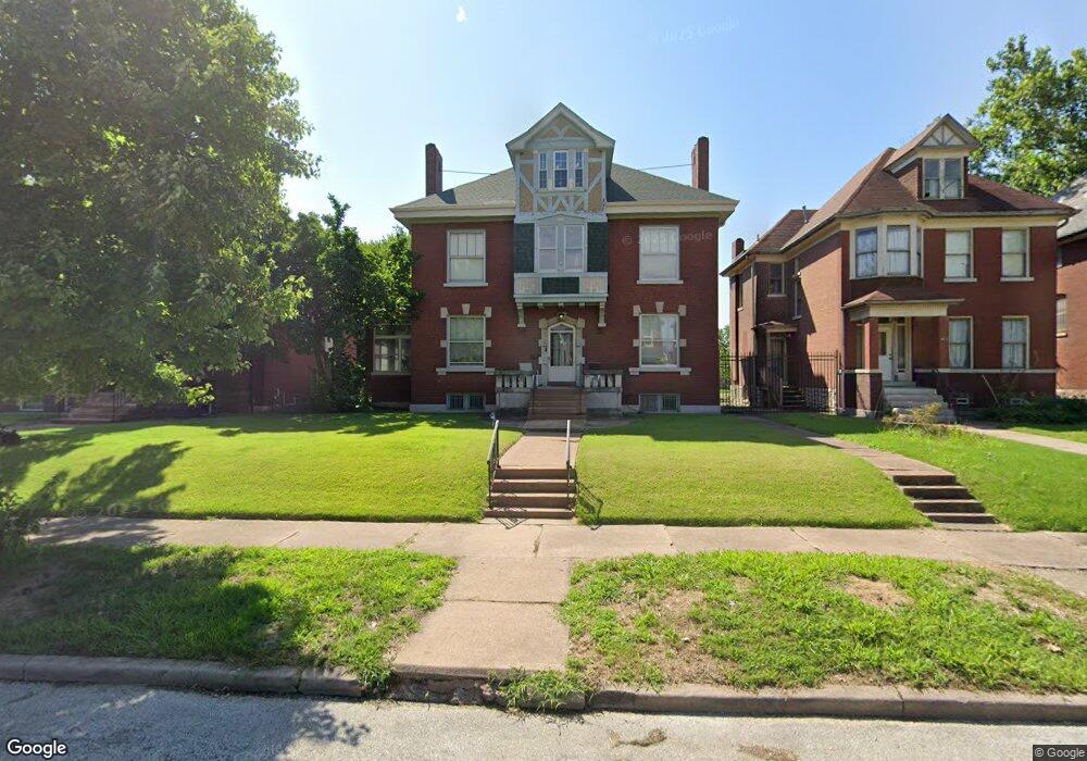 4530 Holly Ave, Saint Louis, MO 63115 - photo 1