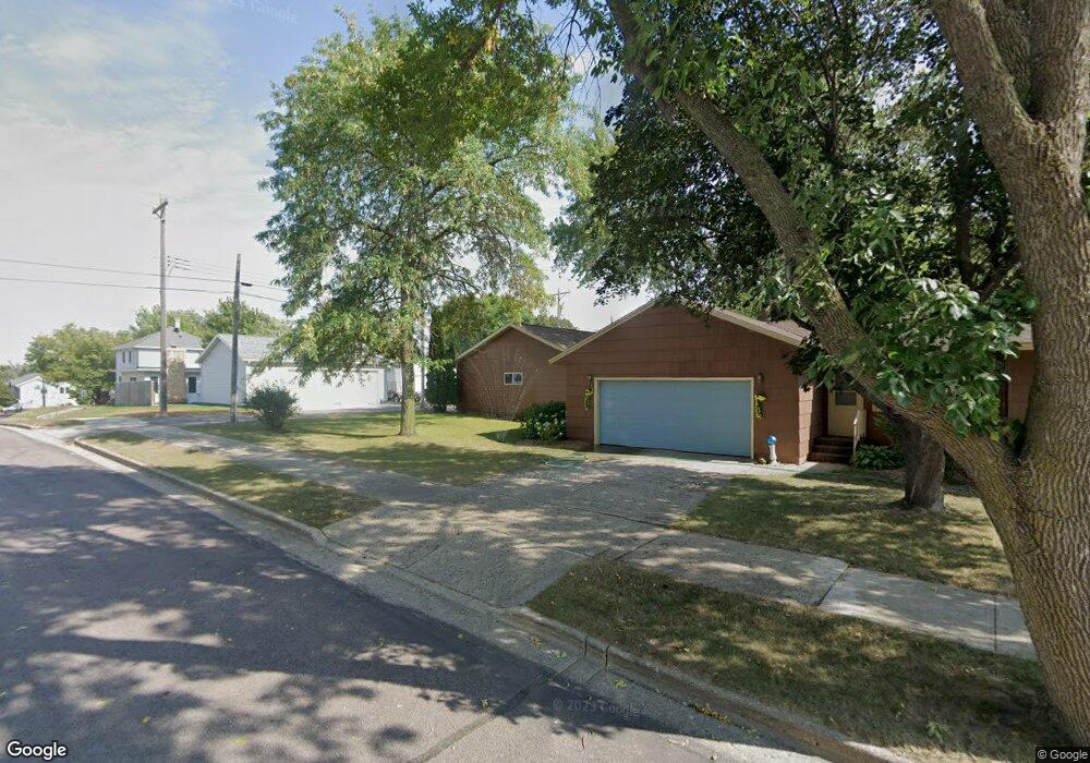 904 S Broadway St, New Ulm, MN 56073 - photo 1