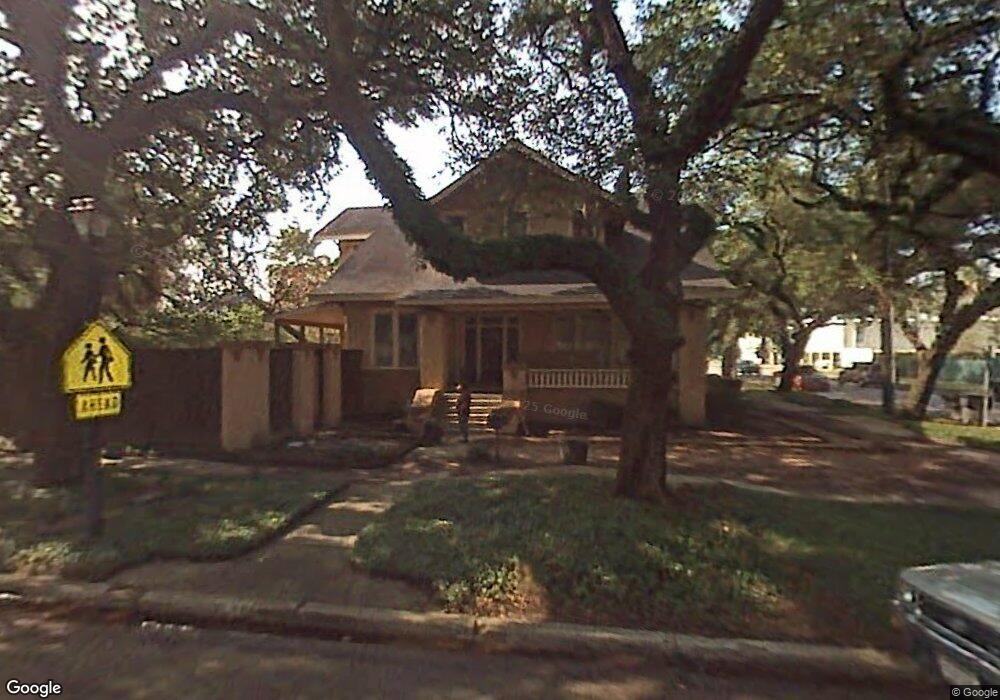945 Harvard St, Houston, TX 77008 - photo 1