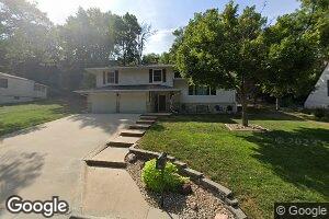 725 Canyon Dr, Manhattan, KS 66502