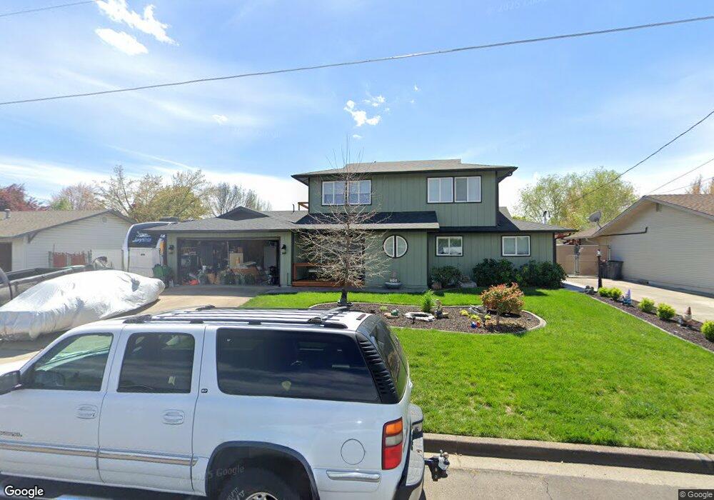 415 S Central Valley Dr, Central Point, OR 97502 - photo 1