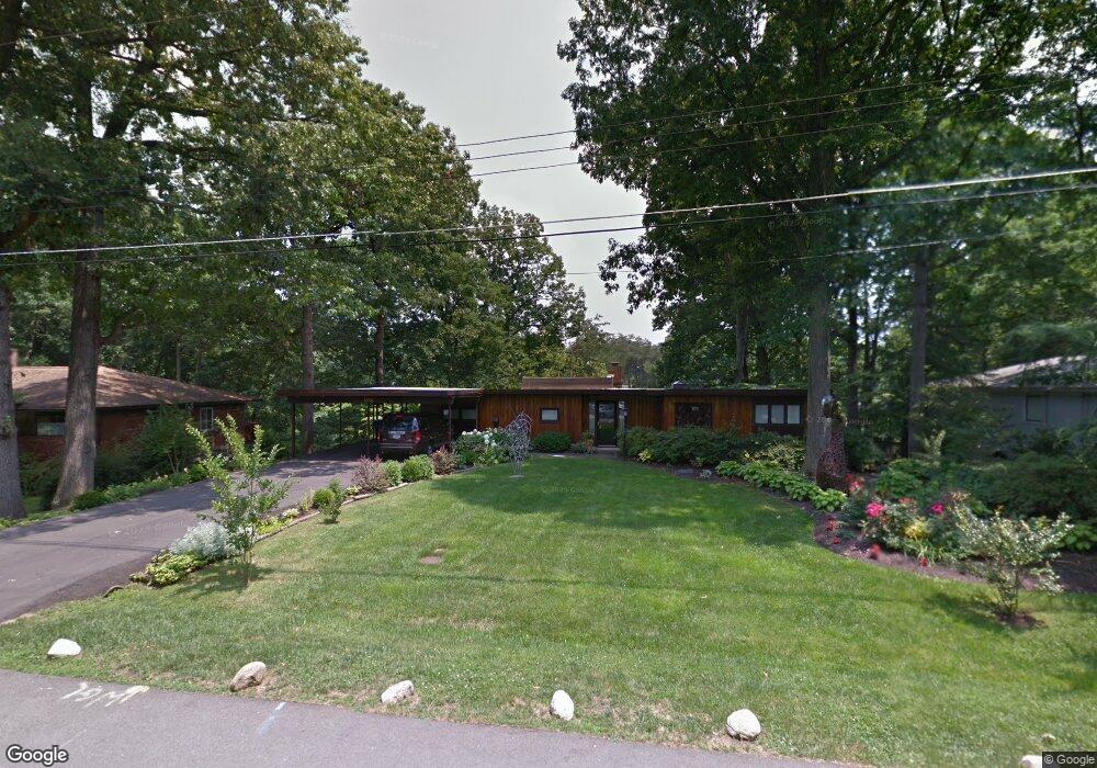 6118 Beachway Dr, Falls Church, VA 22041 - photo 1