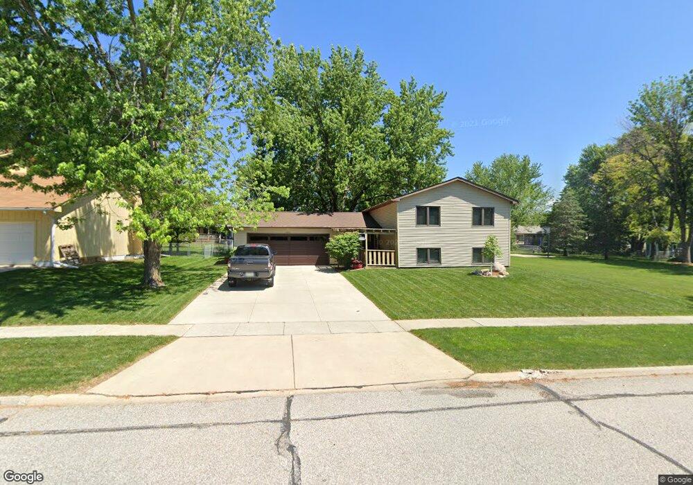 2803 Fandre Dr, Cedar Falls, IA 50613 - photo 1