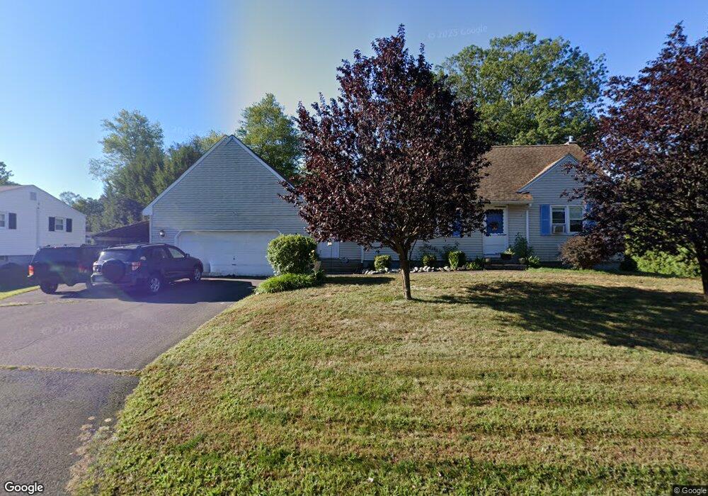 2 Roberts Rd, Enfield, CT 06082 - photo 1