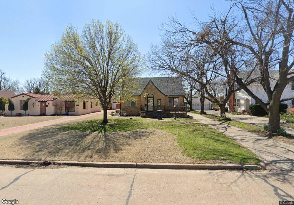 2205 W Broadway Ave, Enid, OK 73703 - photo 1